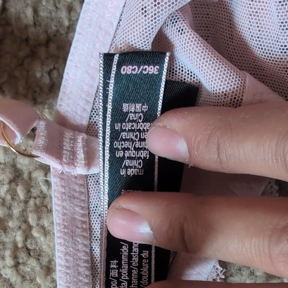 Victoria Secret Pink Lace Lined Plunge Bra Size 36C - Picture 3 of 8